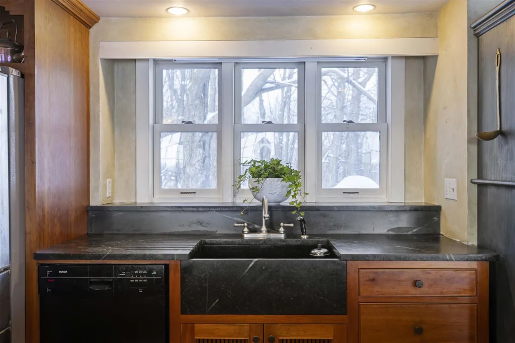 769 Tom White Hill Road Pomfret VT 05067