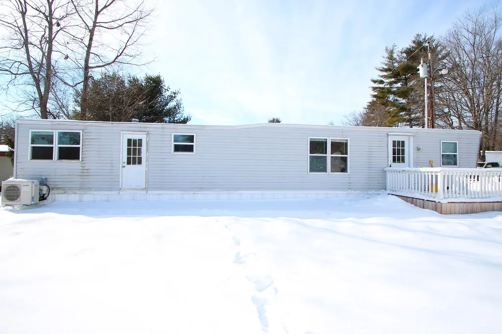 41 Crystal Springs Way Somersworth NH 03878