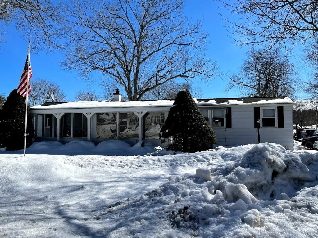 2 Meredith Drive Hampstead NH 03841