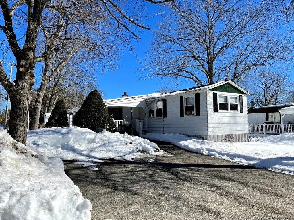 2 Meredith Drive Hampstead NH 03841