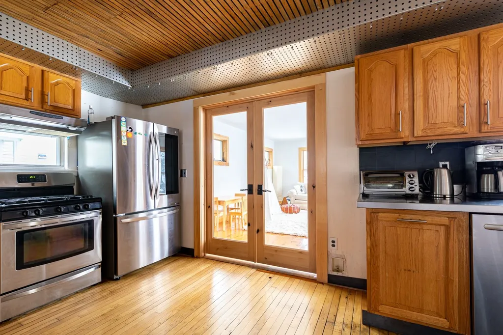 28 Crombie Street Burlington VT 05401