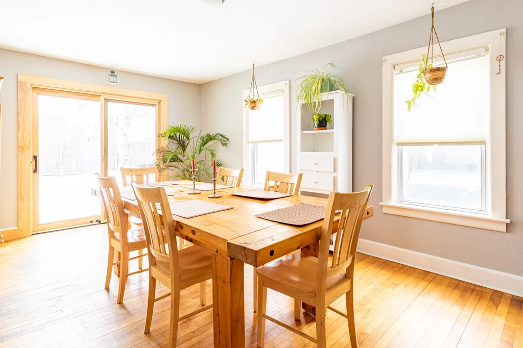28 Crombie Street Burlington VT 05401
