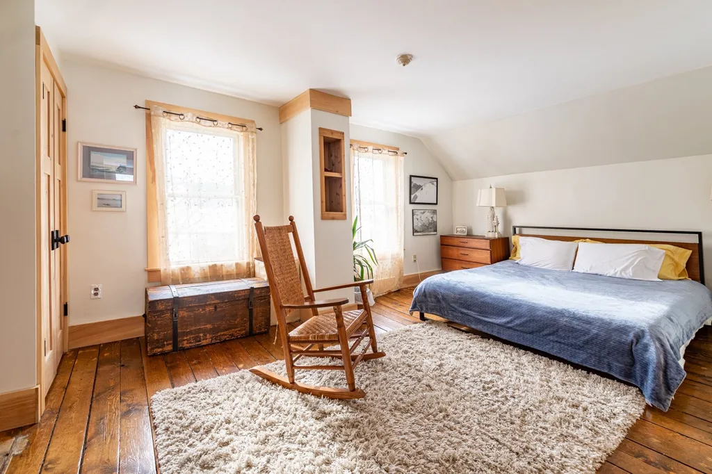 28 Crombie Street Burlington VT 05401