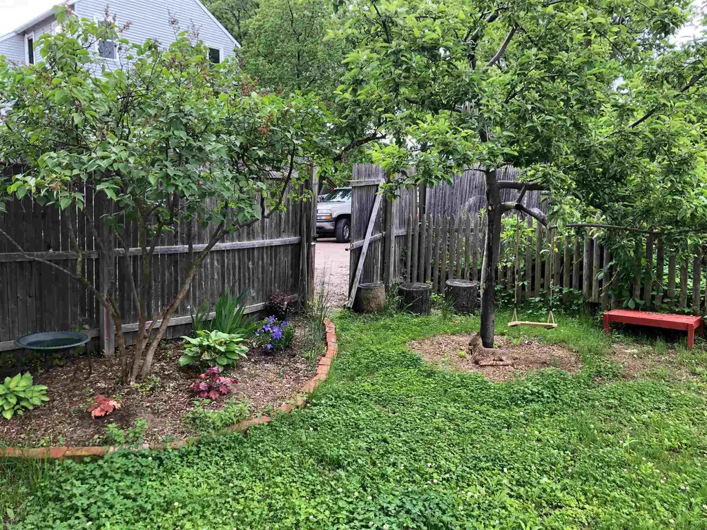 28 Crombie Street Burlington VT 05401