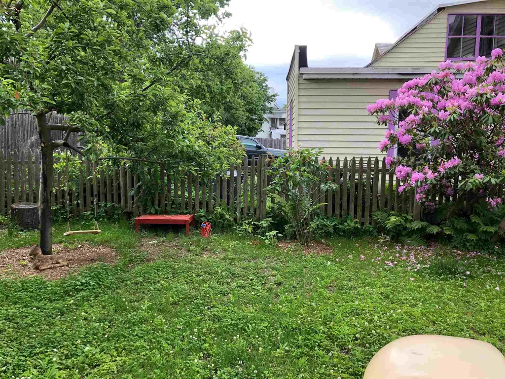 28 Crombie Street Burlington VT 05401
