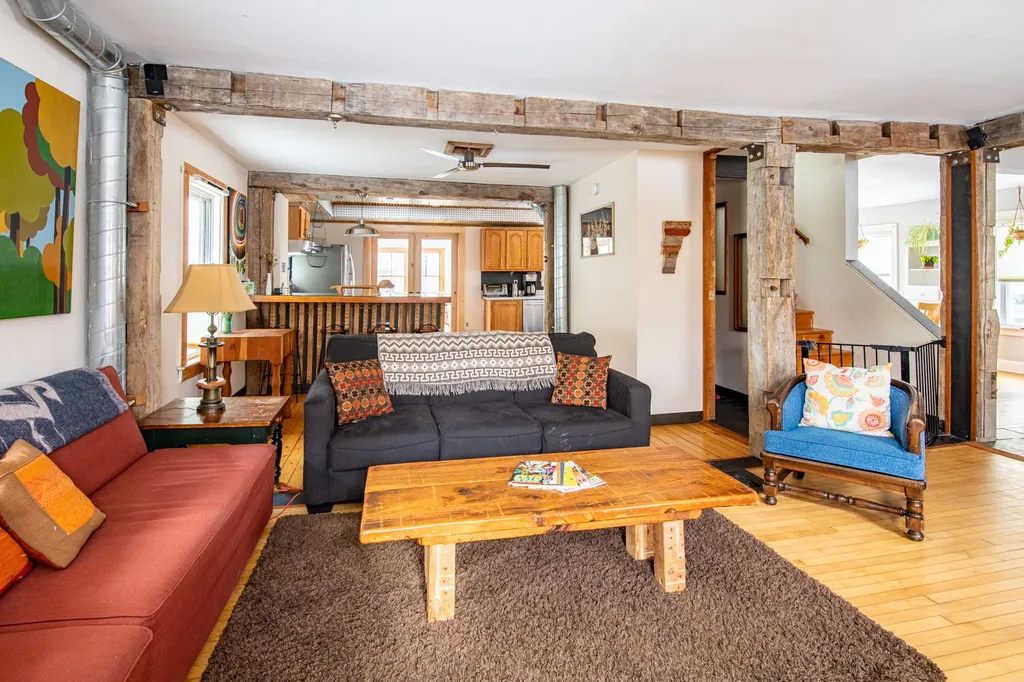 28 Crombie Street Burlington VT 05401