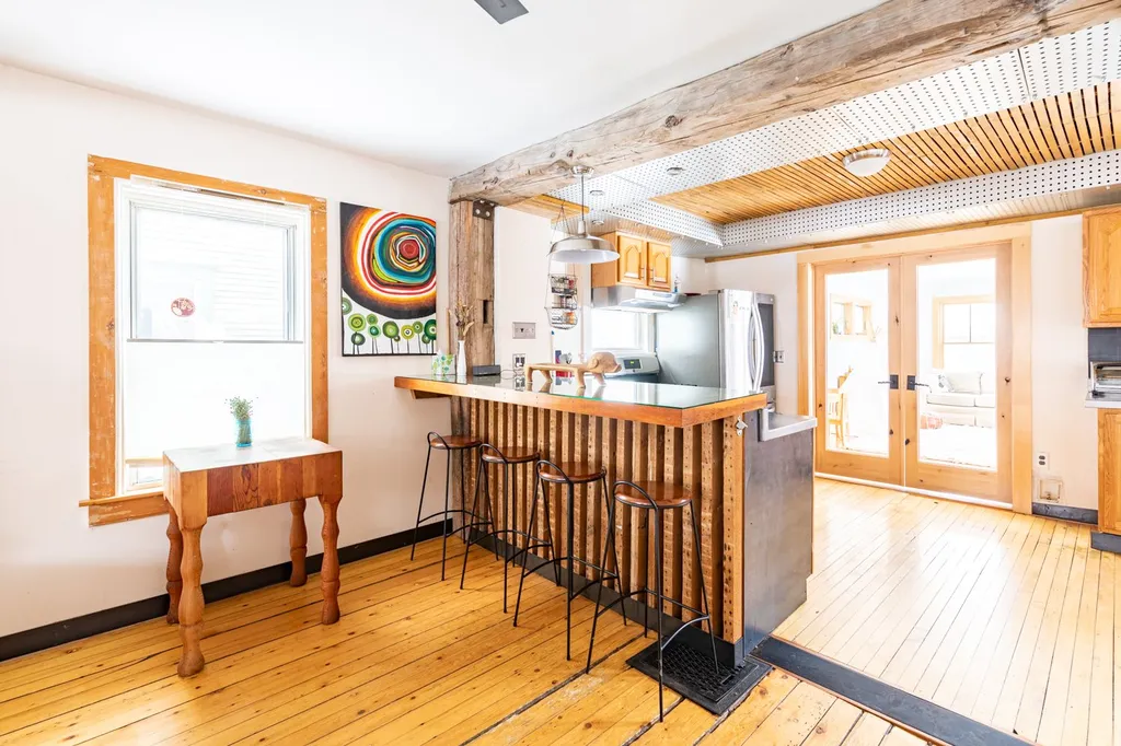 28 Crombie Street Burlington VT 05401