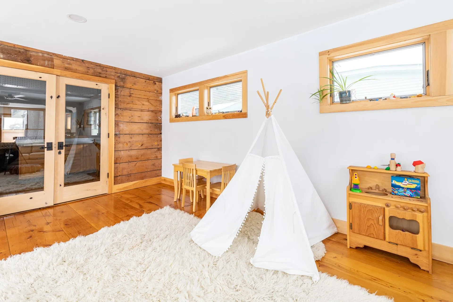 28 Crombie Street Burlington VT 05401