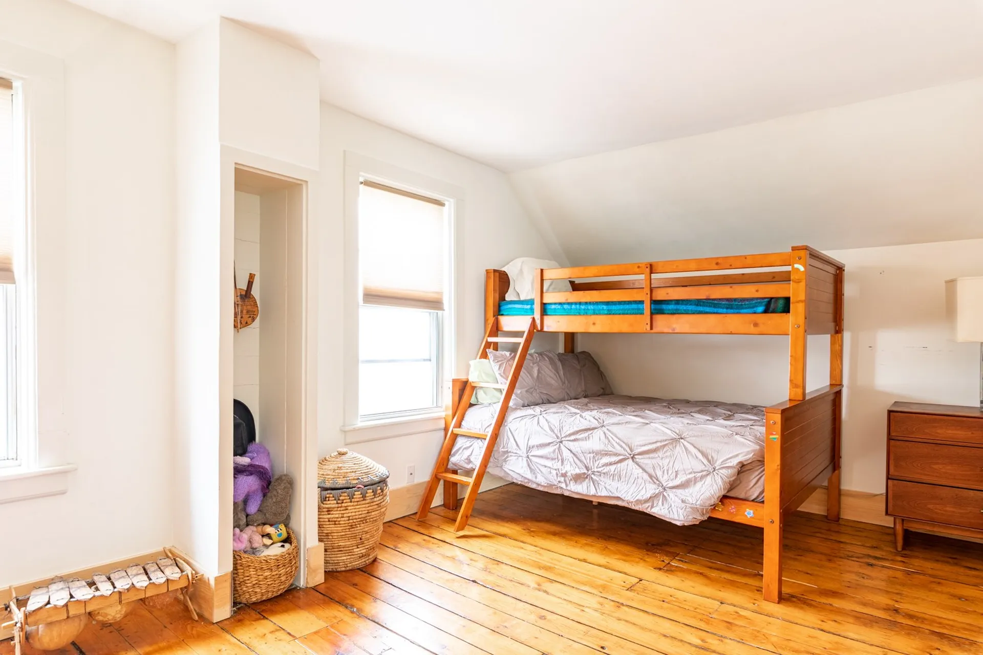 28 Crombie Street Burlington VT 05401