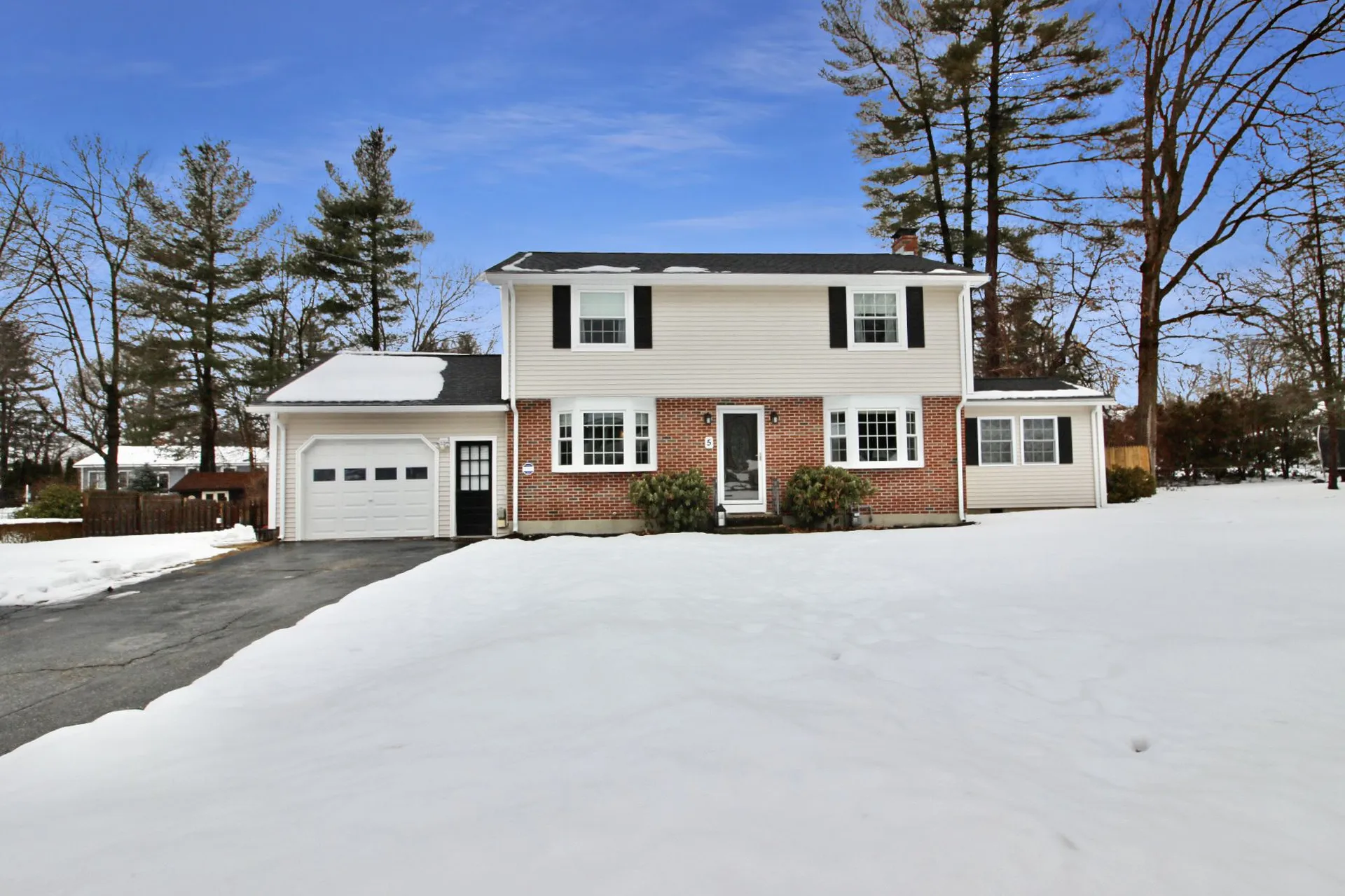 5 Sycamore Street Hudson NH 03051