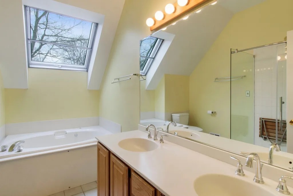 54 Stratham Green Road Stratham NH 03885
