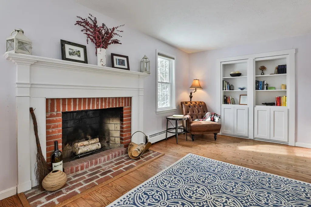 8 Crestwood Court Amherst NH 03031