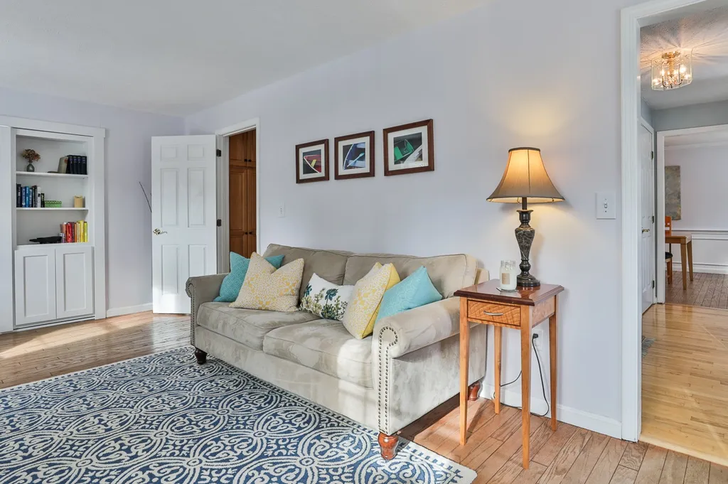 8 Crestwood Court Amherst NH 03031