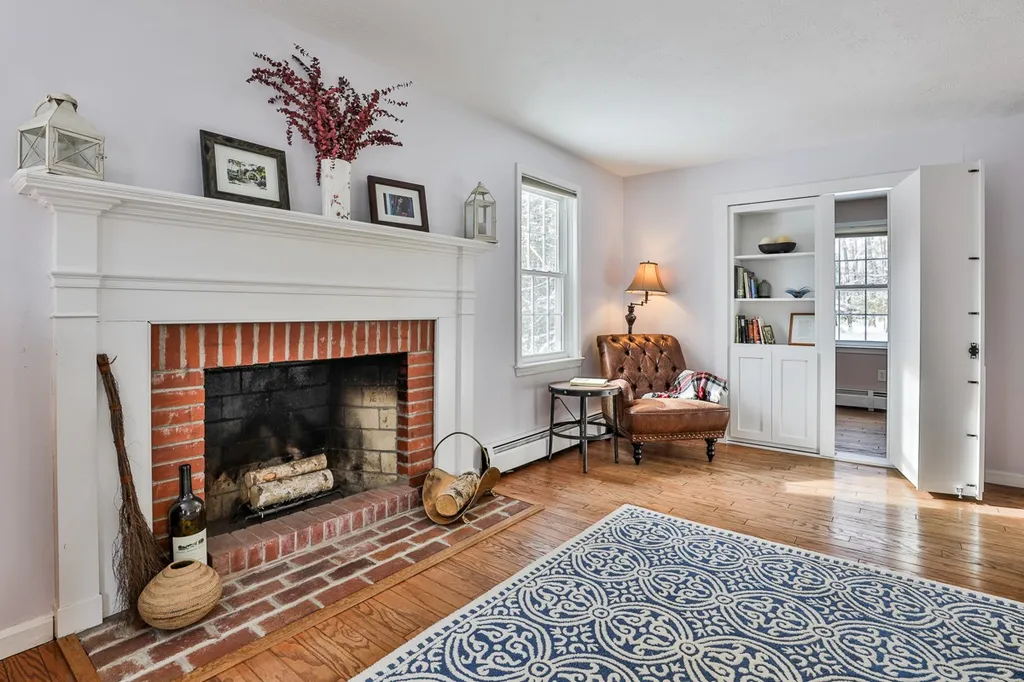 8 Crestwood Court Amherst NH 03031