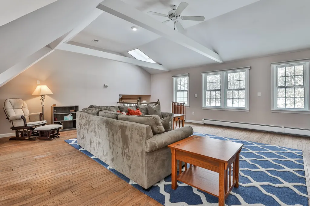 8 Crestwood Court Amherst NH 03031