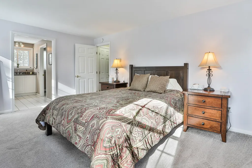 8 Crestwood Court Amherst NH 03031