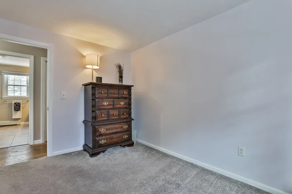 8 Crestwood Court Amherst NH 03031