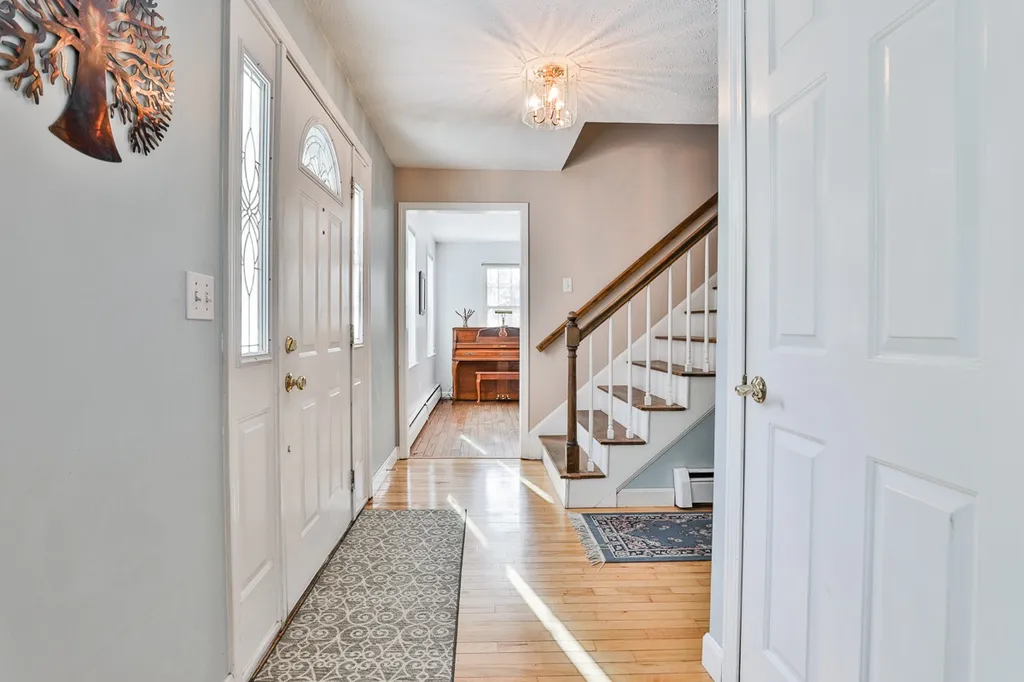8 Crestwood Court Amherst NH 03031