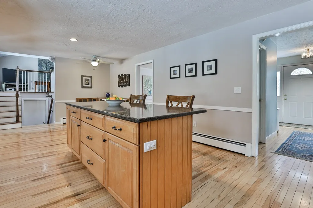 8 Crestwood Court Amherst NH 03031