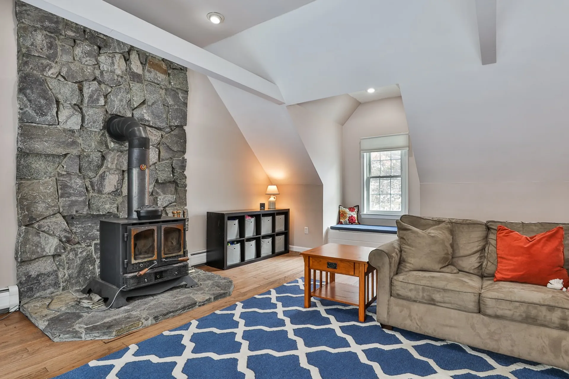 8 Crestwood Court Amherst NH 03031