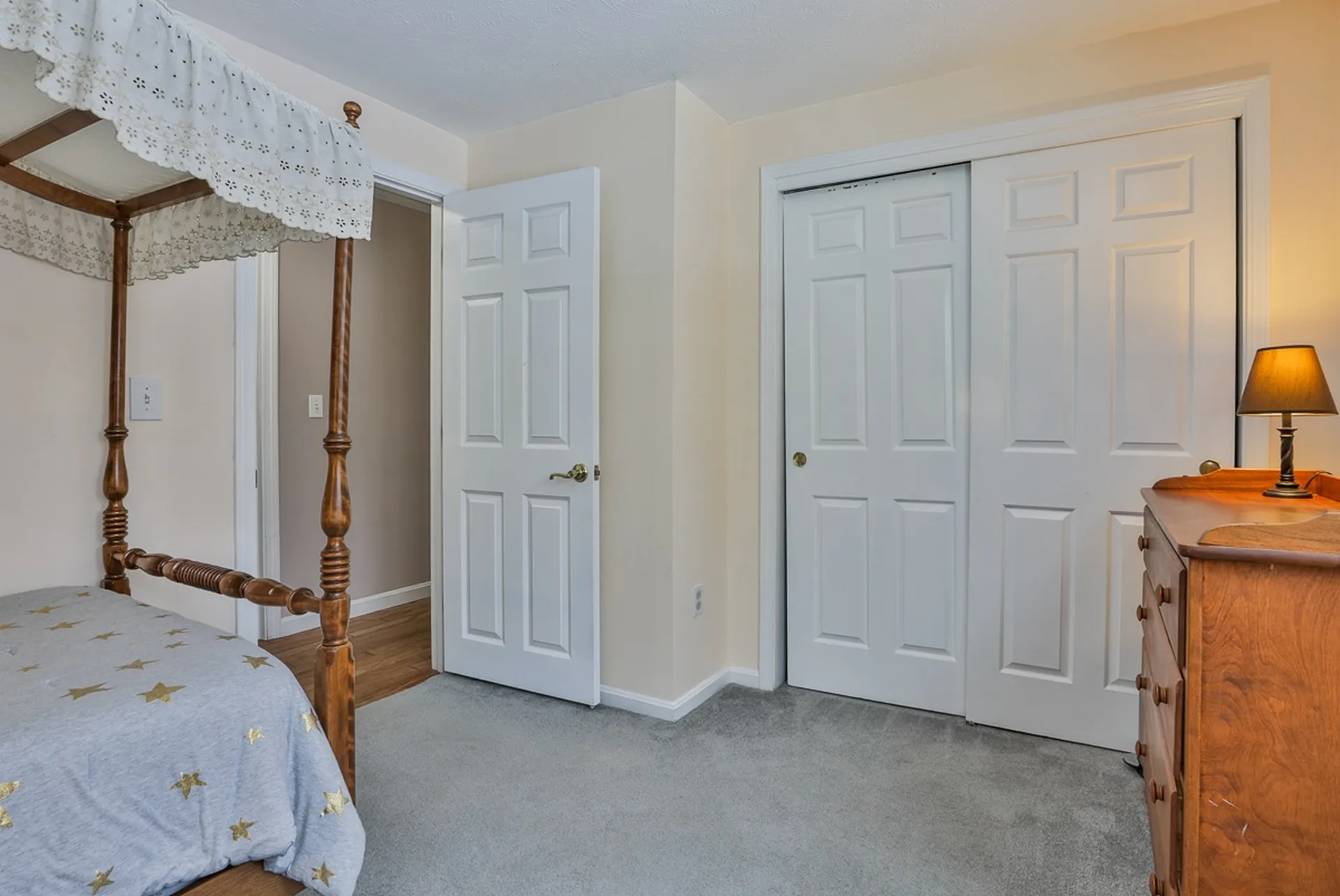 8 Crestwood Court Amherst NH 03031