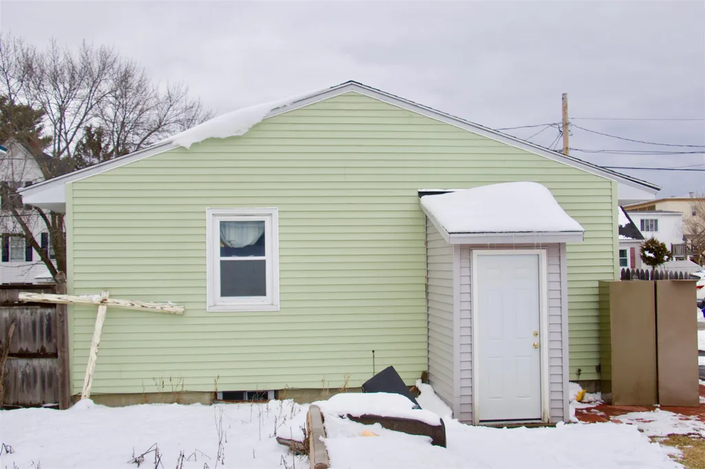 543 Dix Street Manchester NH 03103