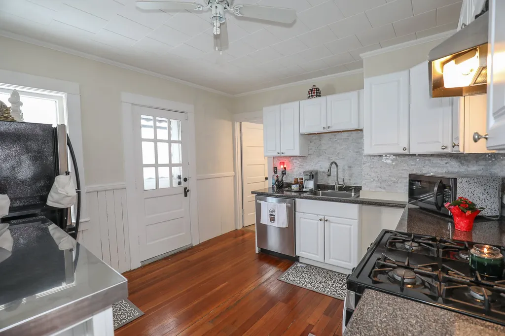 15 Fairview Avenue Nashua NH 03060