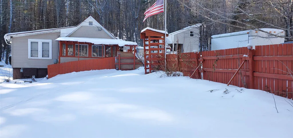 31 Cobb Hill Road Hartland VT 05048-9429