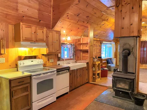 31 Cobb Hill Road Hartland VT 05048-9429