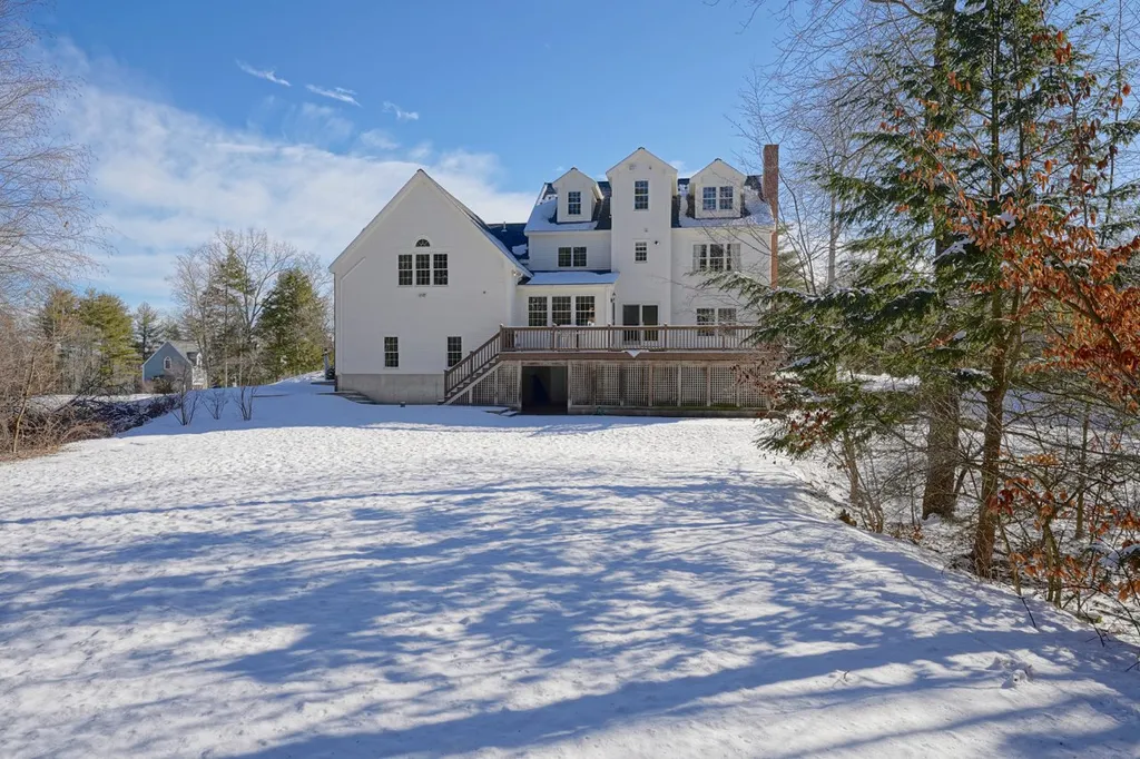 15 Finn Avenue Newfields NH 03856