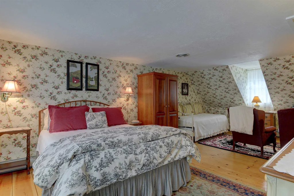 64 Mount Surprise Road Bartlett NH 03812