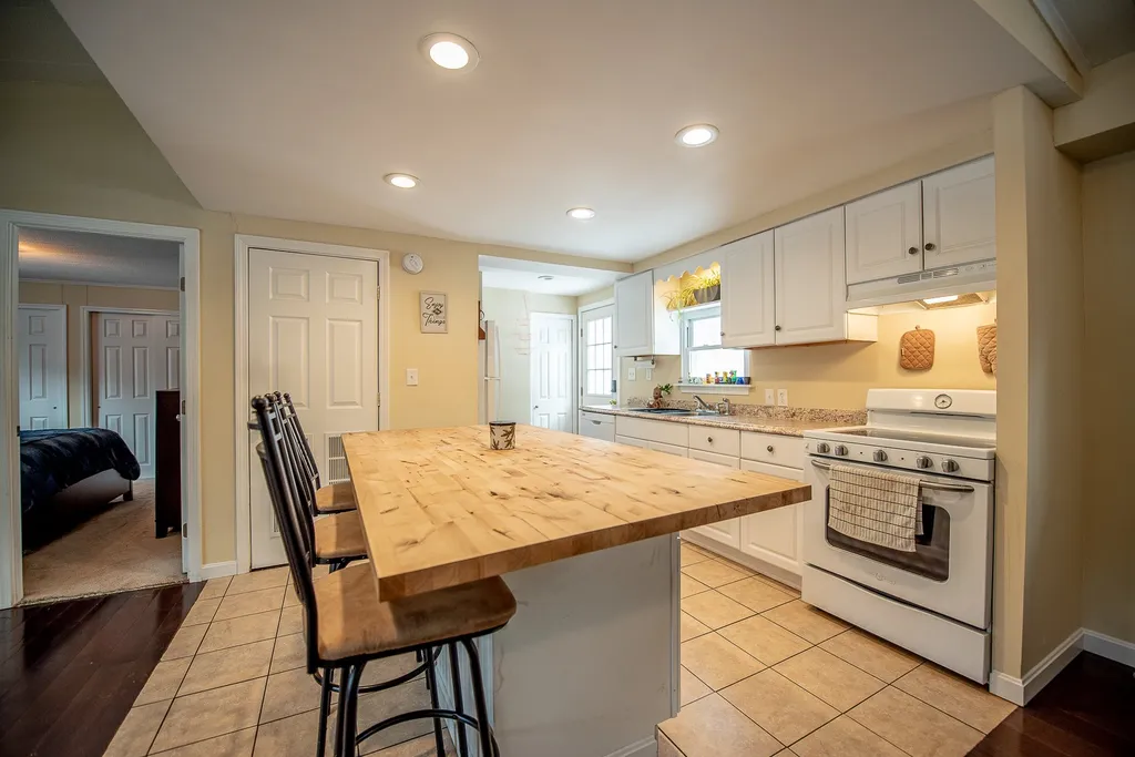 19 Silkwood Avenue Belmont NH 03220