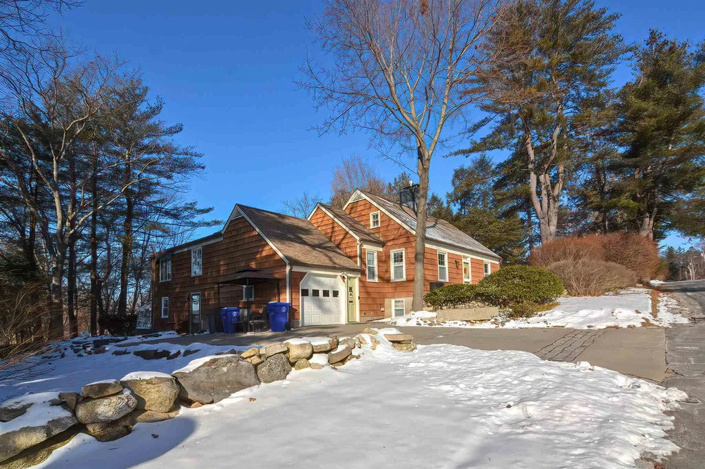 532 Ray Street Manchester NH 03104