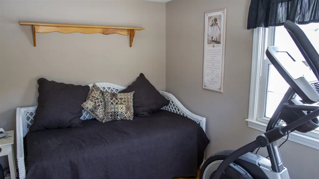 12 Crawford Avenue Exeter NH 03833
