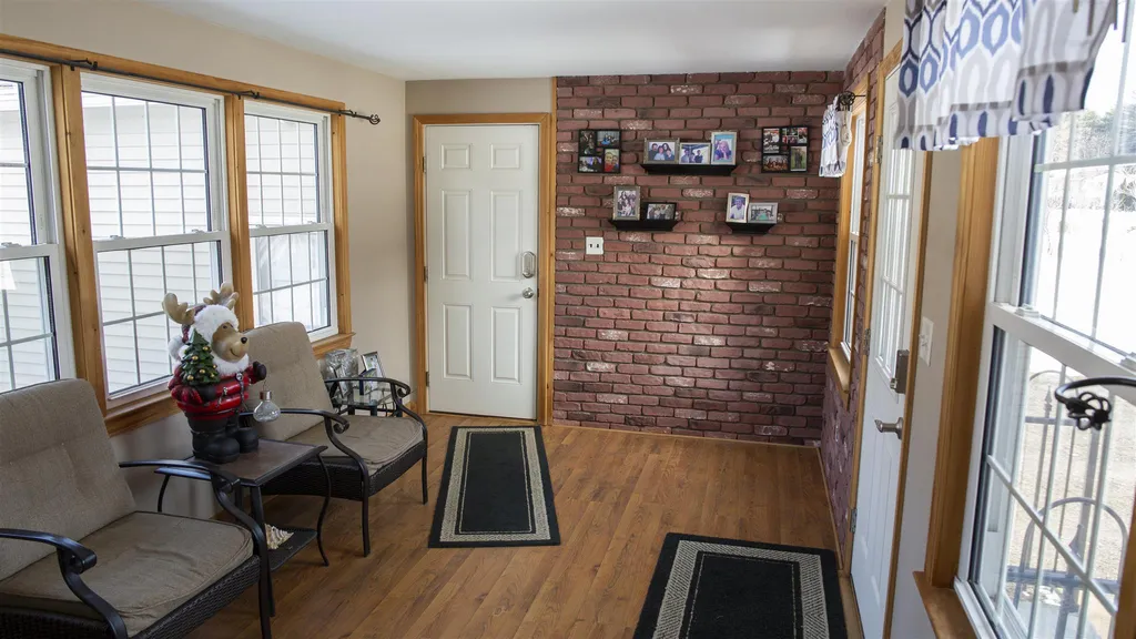 12 Crawford Avenue Exeter NH 03833