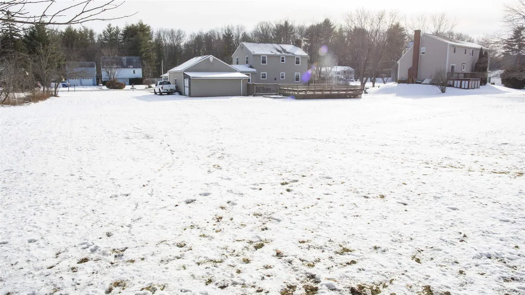 12 Crawford Avenue Exeter NH 03833