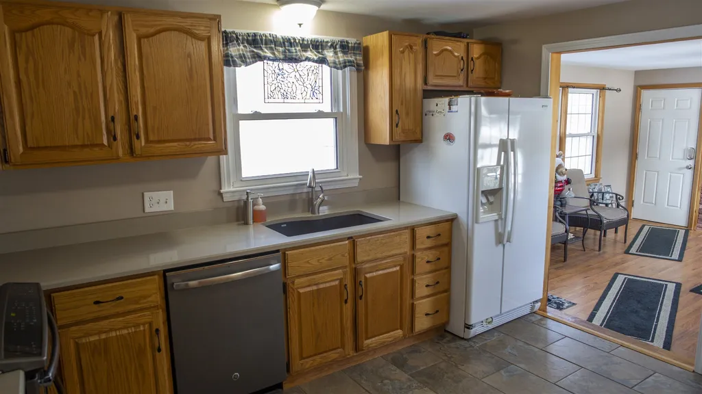 12 Crawford Avenue Exeter NH 03833
