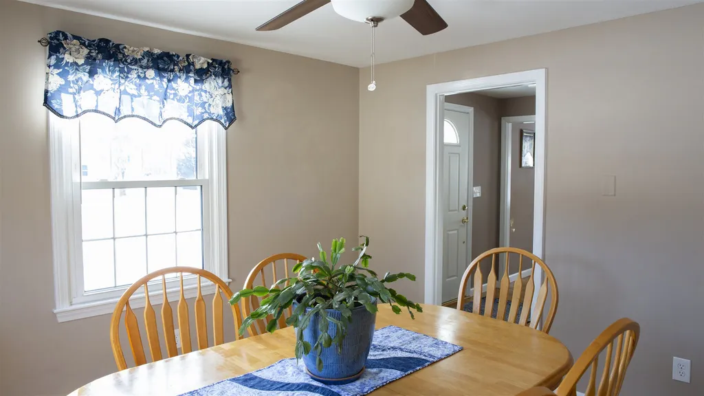 12 Crawford Avenue Exeter NH 03833
