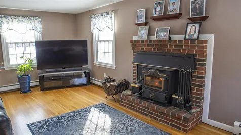 12 Crawford Avenue Exeter NH 03833