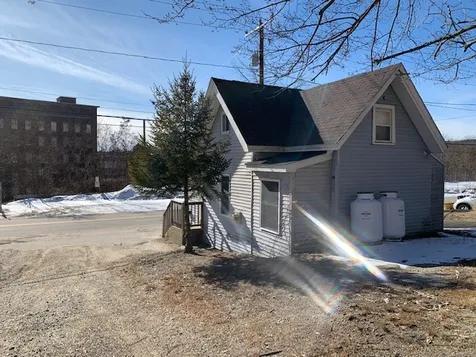 71 East Bow Street Franklin NH 03235