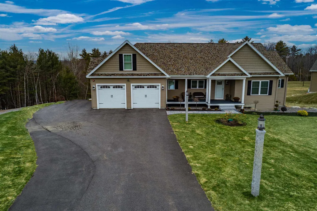 31 Rowe Farm Road Gilford NH 03249