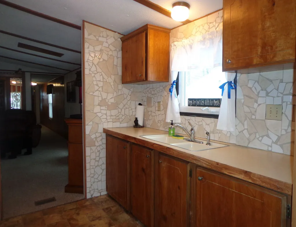 19 Franklin Street Lincoln NH 03251