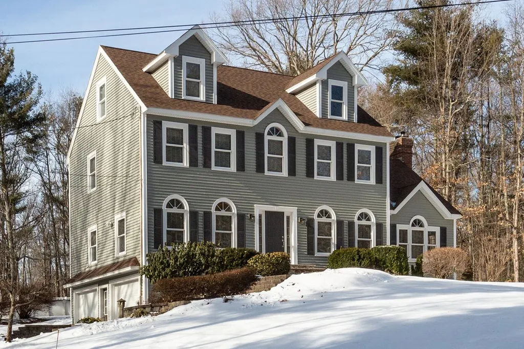 54 Westside Drive Atkinson NH 03811
