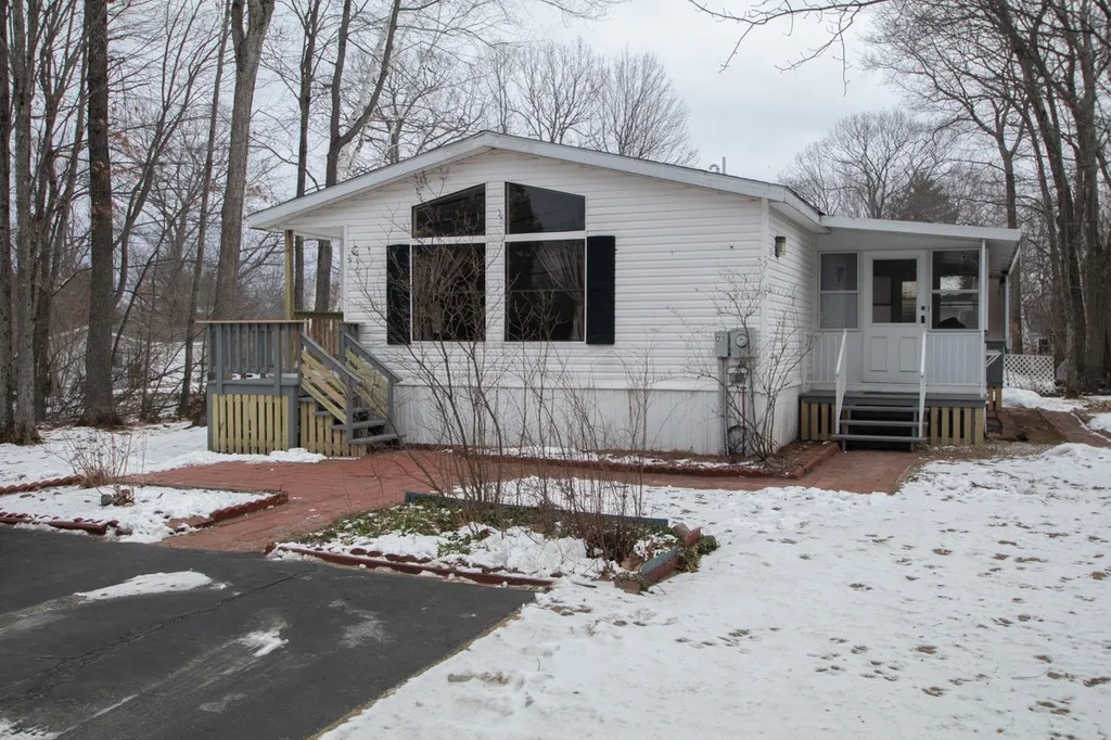 121 Pine Ridge Road Loudon NH 03307