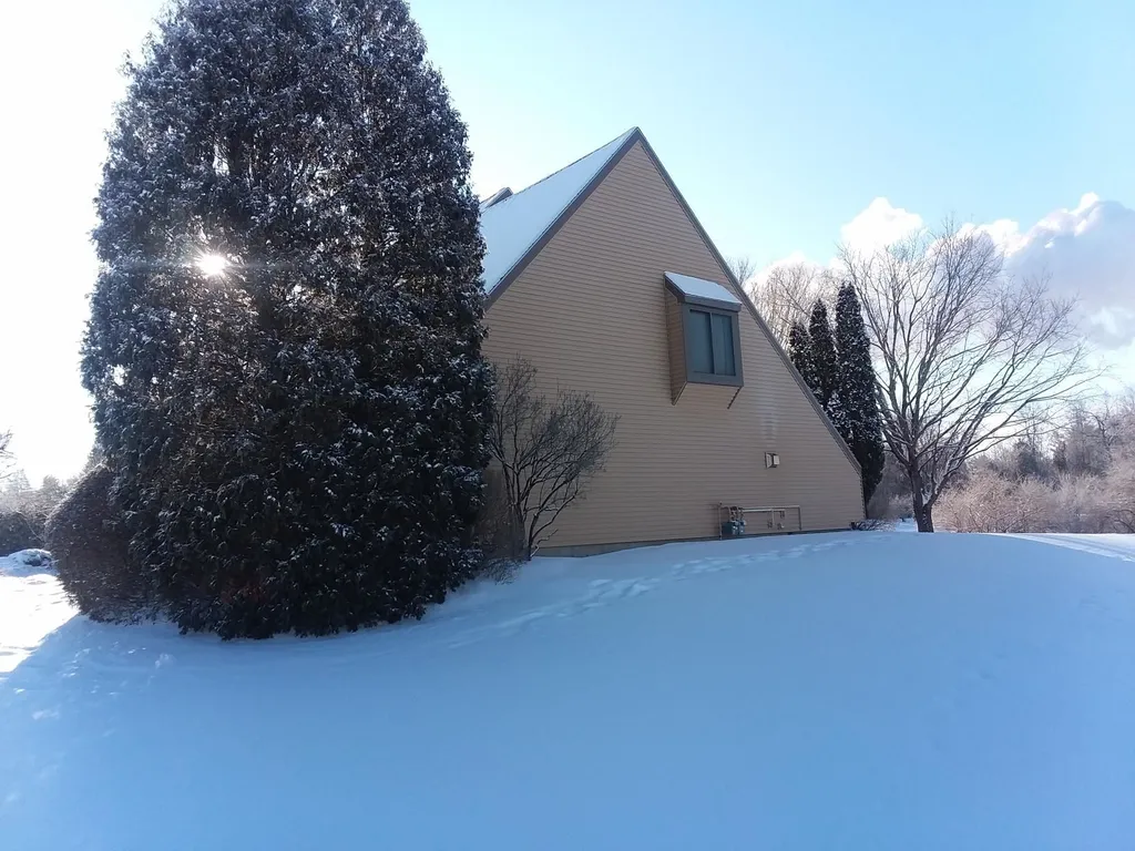 17 Savage Court Pembroke NH 03275