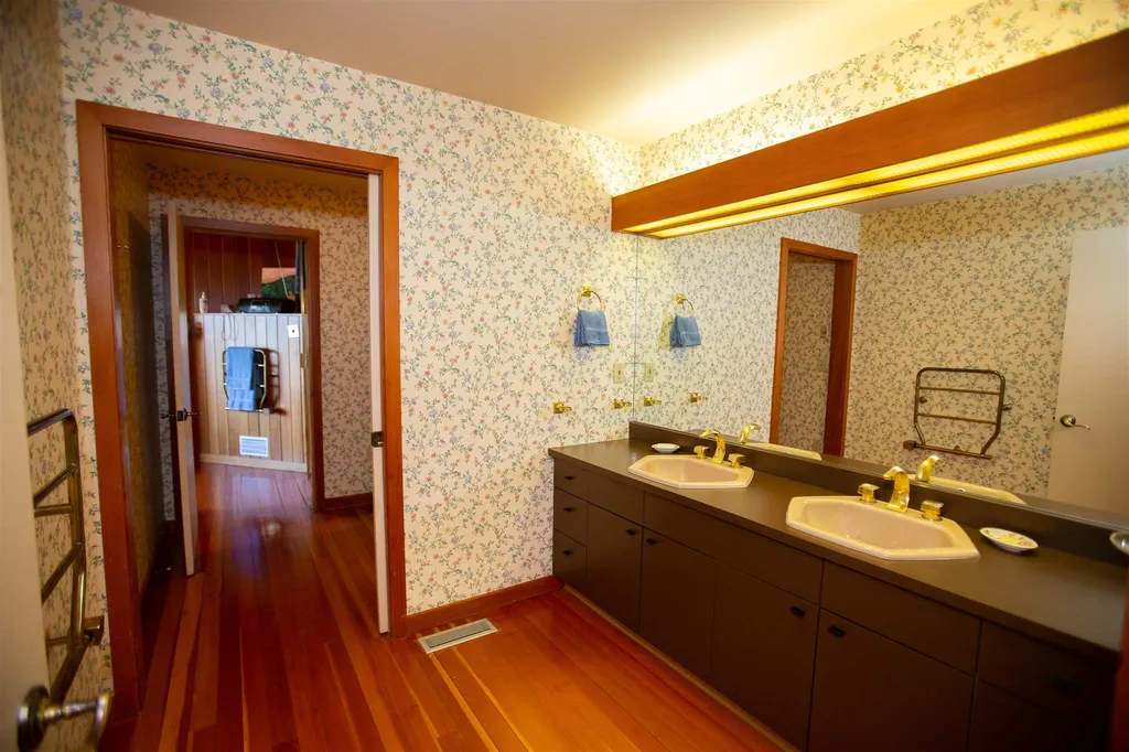 97 Churchill Lane Stowe VT 05672