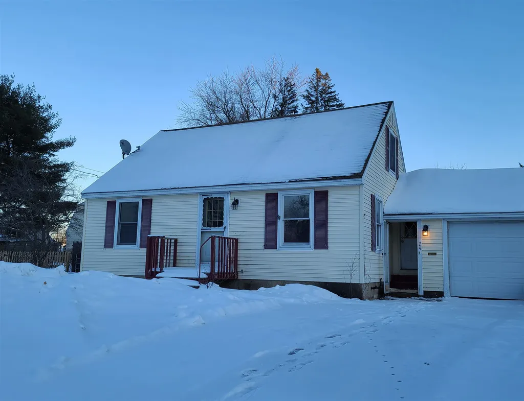 24 Lyons Street Rochester NH 03867