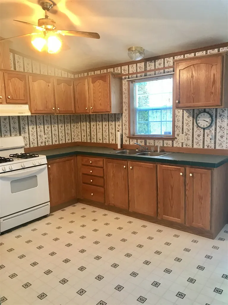 75 Sycamore Boulevard Farmington NH 03835