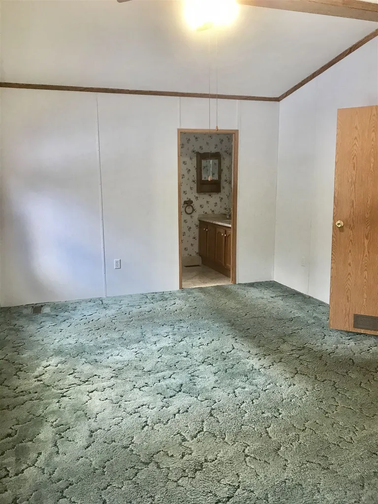 75 Sycamore Boulevard Farmington NH 03835
