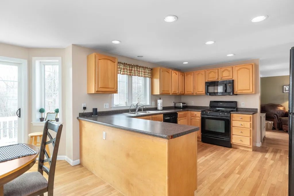189 Lakeside Oaks Drive Barrington NH 03825